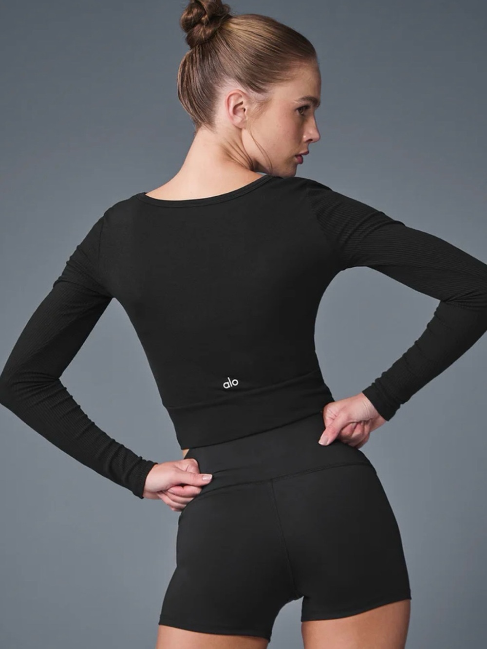ALO Yoga Cover Long Sleeve Top in Black Size Large Preloved